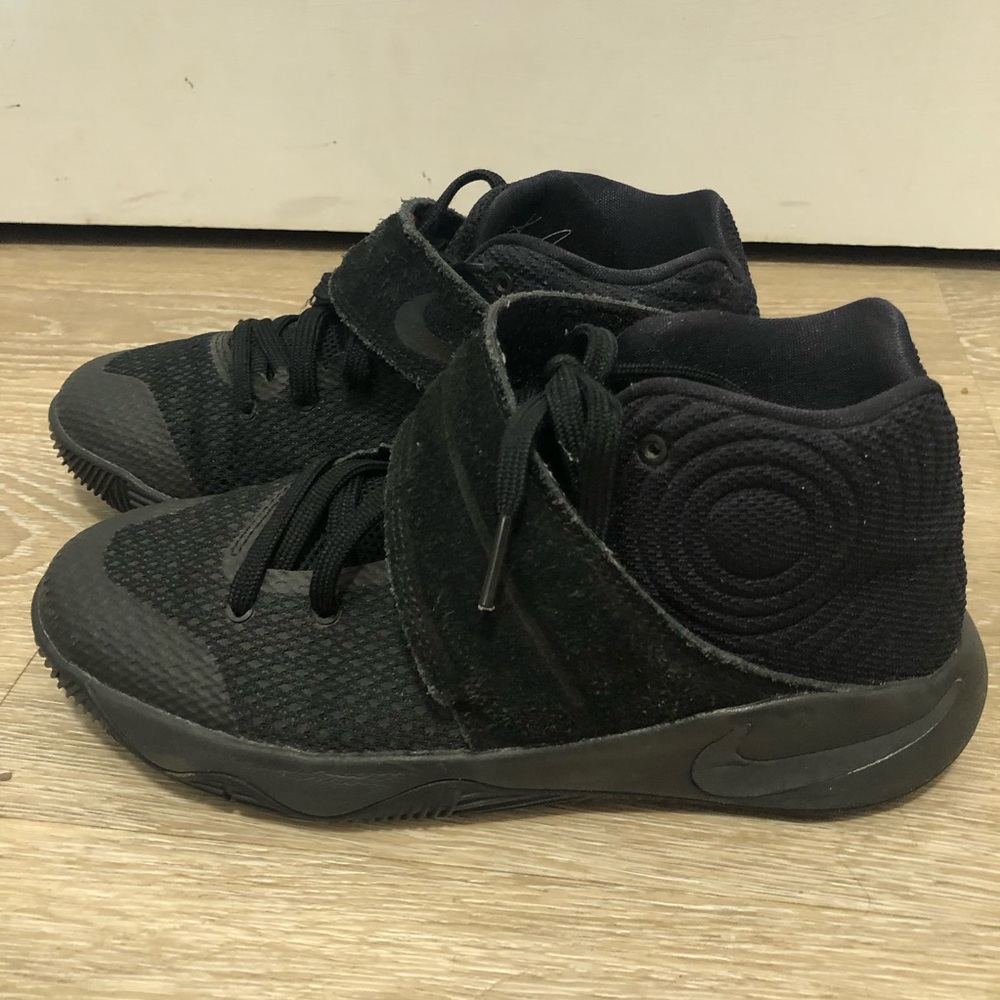 Nike JBY H&H sneakers basketball shoes size 5.5 youth